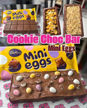 Load image into Gallery viewer, Mini Eggs Chocolate Bar 700g
