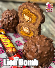 Load image into Gallery viewer, Lion Cookie Dough Bomb
