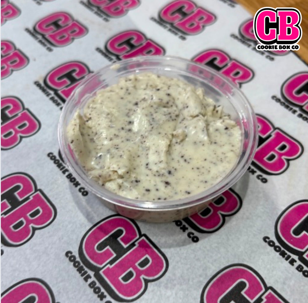 Oreo Cookies and Cream Dip
