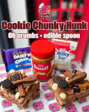 Load image into Gallery viewer, Oh Crumbs Chunky Hunk and edible spoon with Oreo
