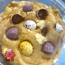 Load image into Gallery viewer, Mini Eggs Cookie Dough Pot
