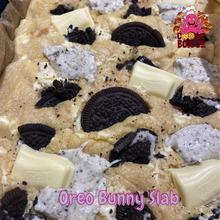 Load image into Gallery viewer, White Oreo Bunny Slab
