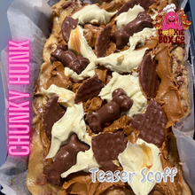 Load image into Gallery viewer, Teaser Scoff Chunky Hunk
